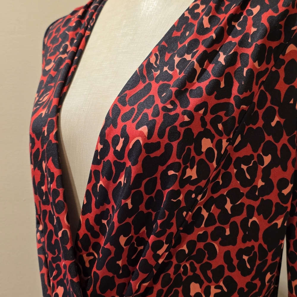 NWOT. Zara Red and Black Leopard Print Deep V-neck Bodysuit. Sz. Med Like New! - Picture 2 of 7